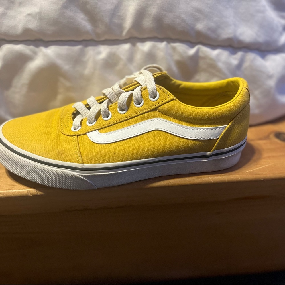 Yellow low rise vans - Picture 4 of 4